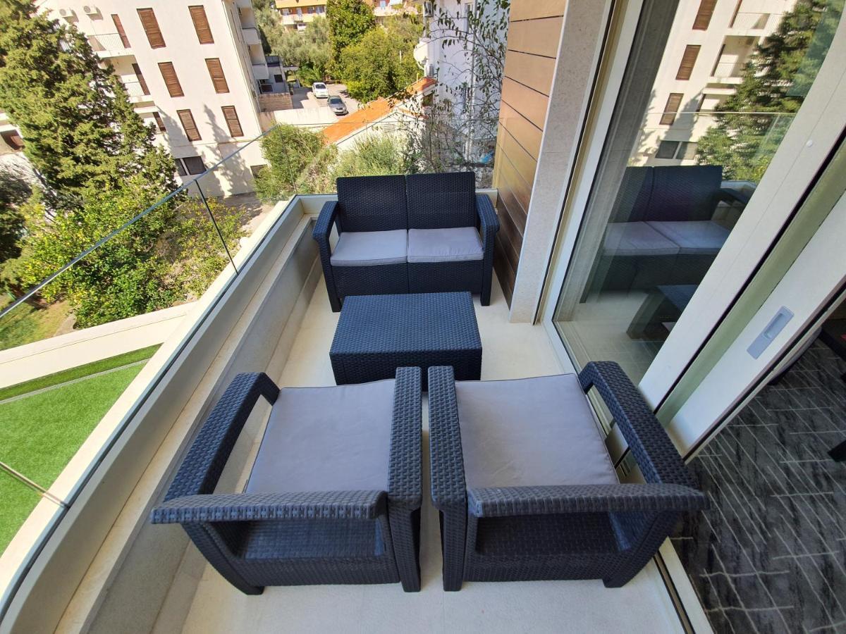 As Apartments Rafailovici Bagian luar foto